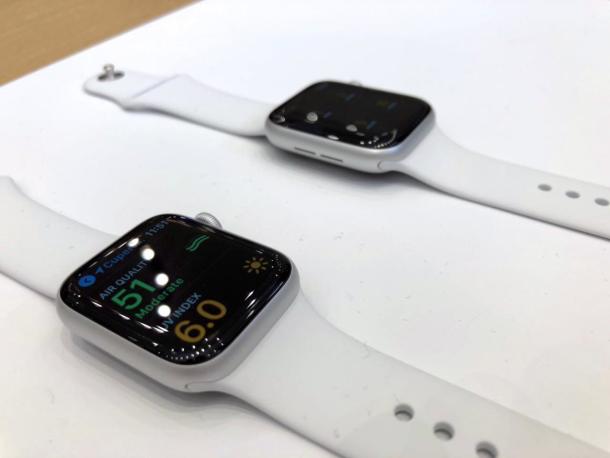 Die Krone der Apple Watch Series 4 gibt inzwischen auch ein haptisches Feedback.
