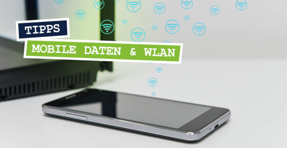 Smartphone mit WLAN-Symbolen.