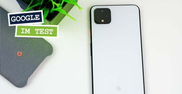 Zwei Google-Handys vor weißem Hintergrund